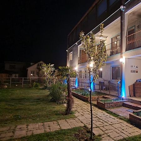 Apsa Butik Hotel Sukhumi Esterno foto