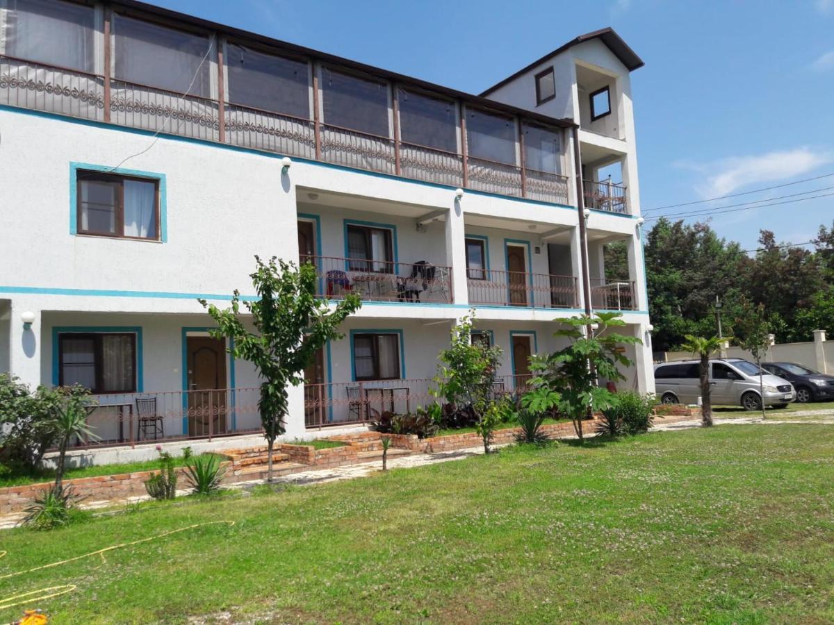 Apsa Butik Hotel Sukhumi Esterno foto
