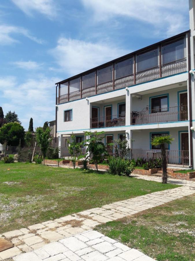 Apsa Butik Hotel Sukhumi Esterno foto