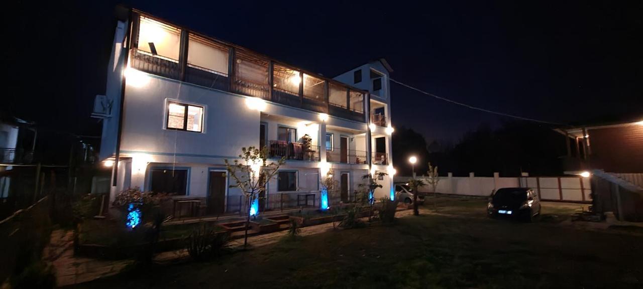 Apsa Butik Hotel Sukhumi Esterno foto