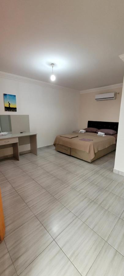 Apsa Butik Hotel Sukhumi Esterno foto