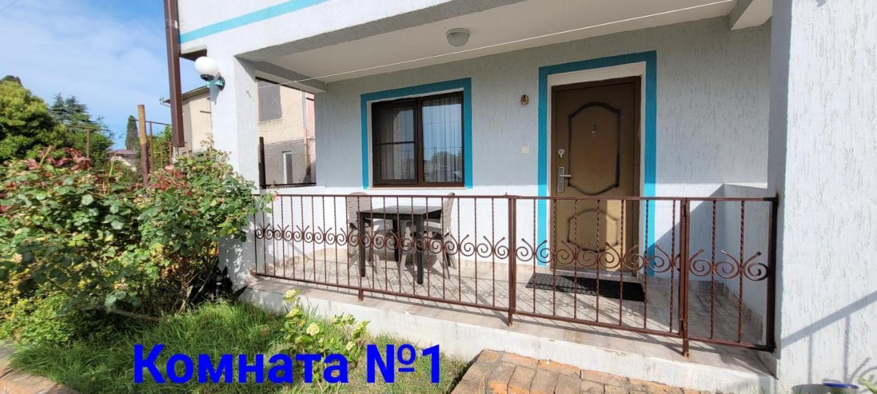 Apsa Butik Hotel Sukhumi Esterno foto