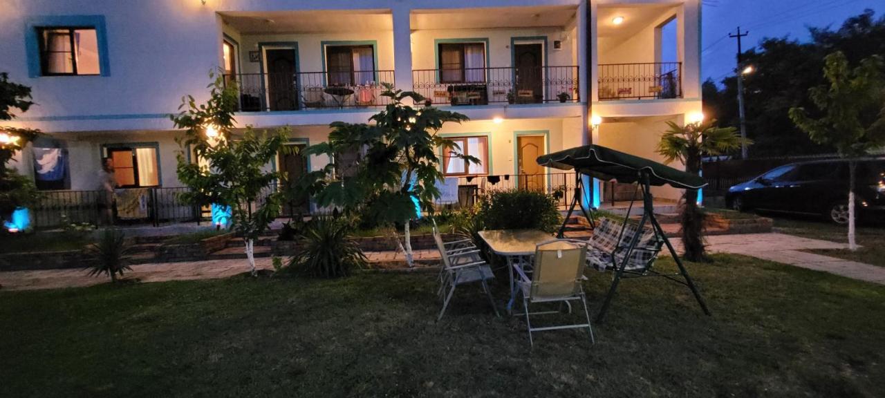 Apsa Butik Hotel Sukhumi Esterno foto