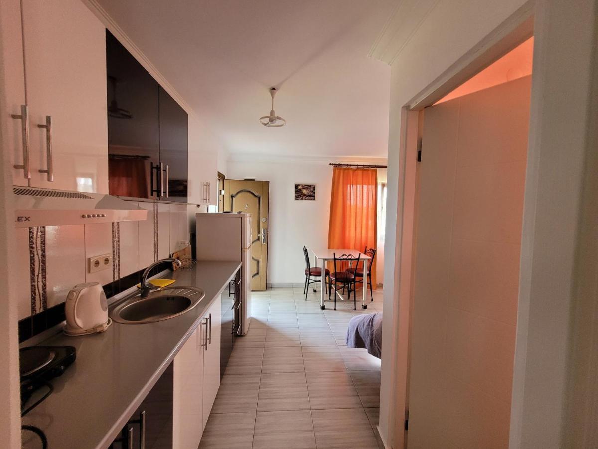 Apsa Butik Hotel Sukhumi Esterno foto