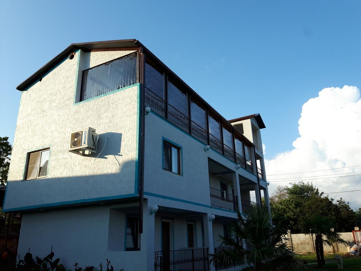 Apsa Butik Hotel Sukhumi Esterno foto