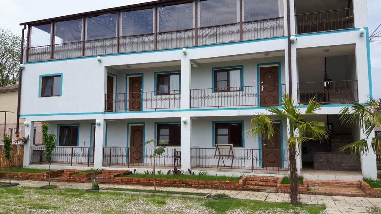Apsa Butik Hotel Sukhumi Esterno foto