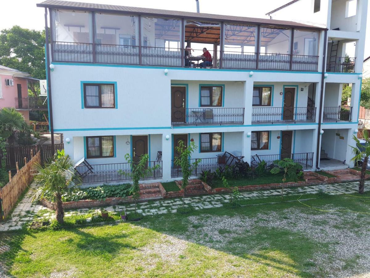 Apsa Butik Hotel Sukhumi Esterno foto